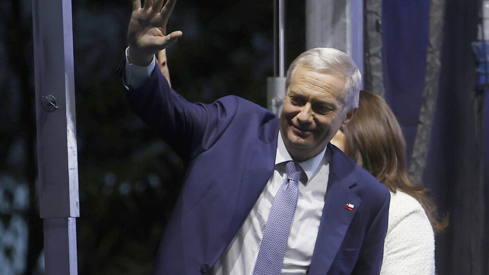 Chile anuncia construção de barreiras na fronteira com a Bolívia