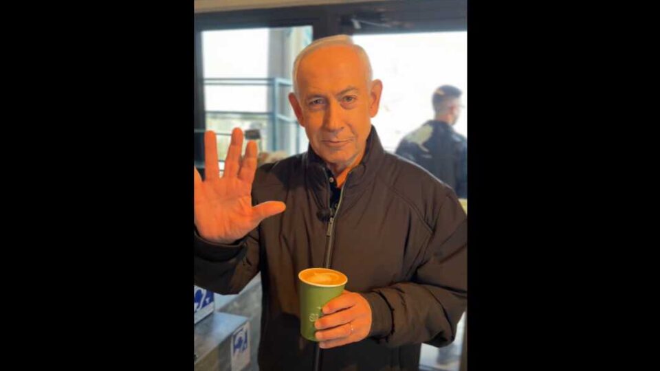 “Morro por café”: Netanyahu ironiza boatos sobre a própria morte e promete manter ofensiva