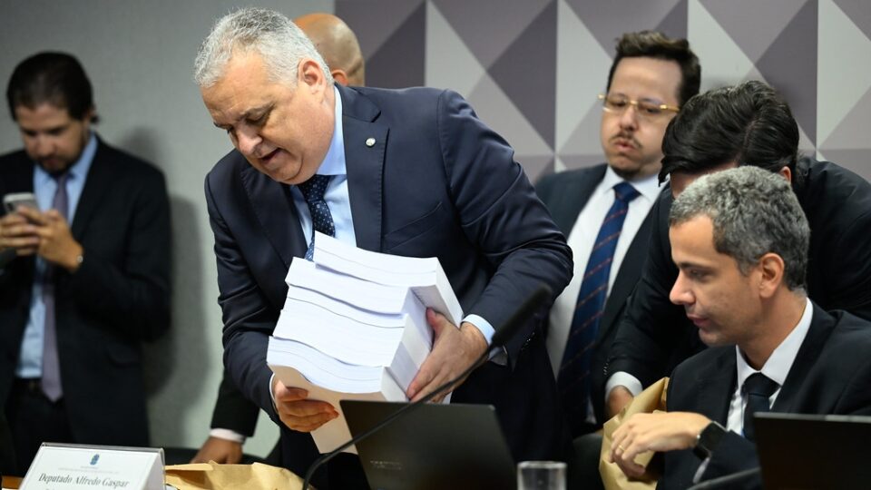 Sem relatório da CPMI do INSS, resta esperar pela delação de Vorcaro