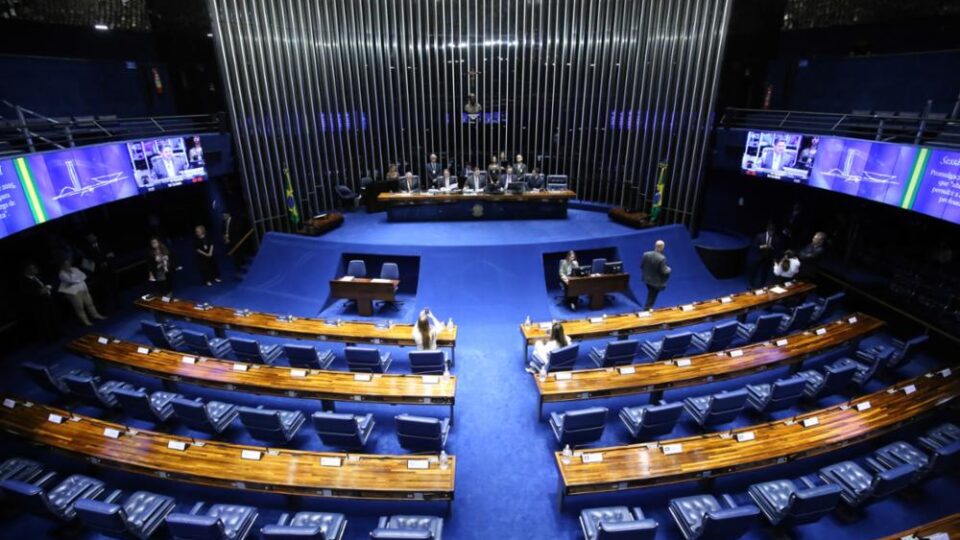 Qual o impacto da abertura da janela partidária nas disputas eleitorais em 2026