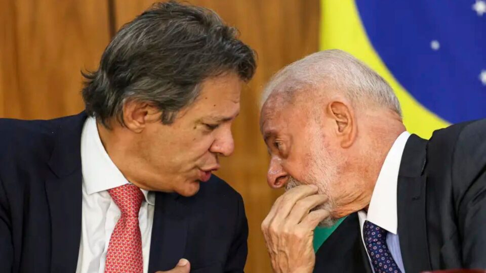 O Brasil arrecada tributos recordes mas o país continua empobrecendo