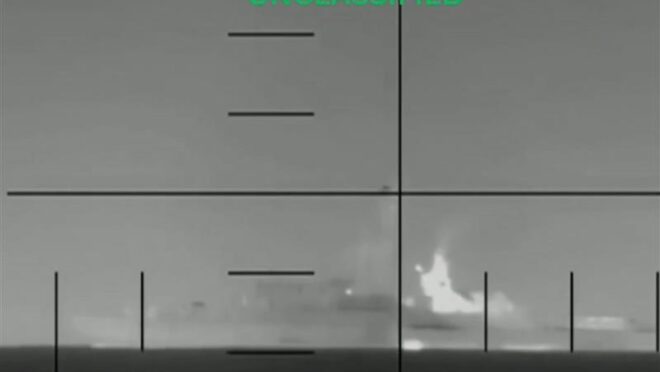 Submarino dos EUA afunda navio de guerra do Irã que esteve no Brasil. Veja vídeo 