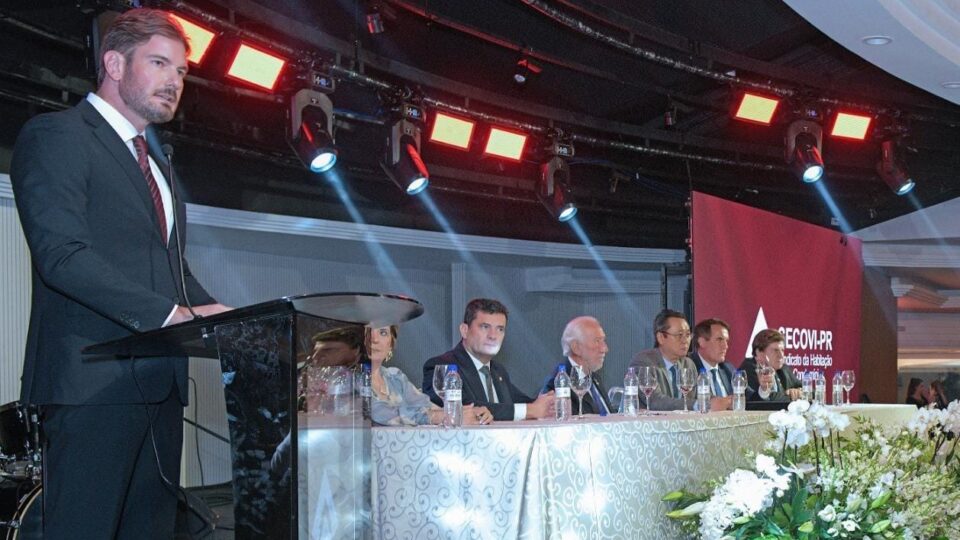 Carlos Tavarnaro assume presidência do Secovi-PR com foco na descentralização