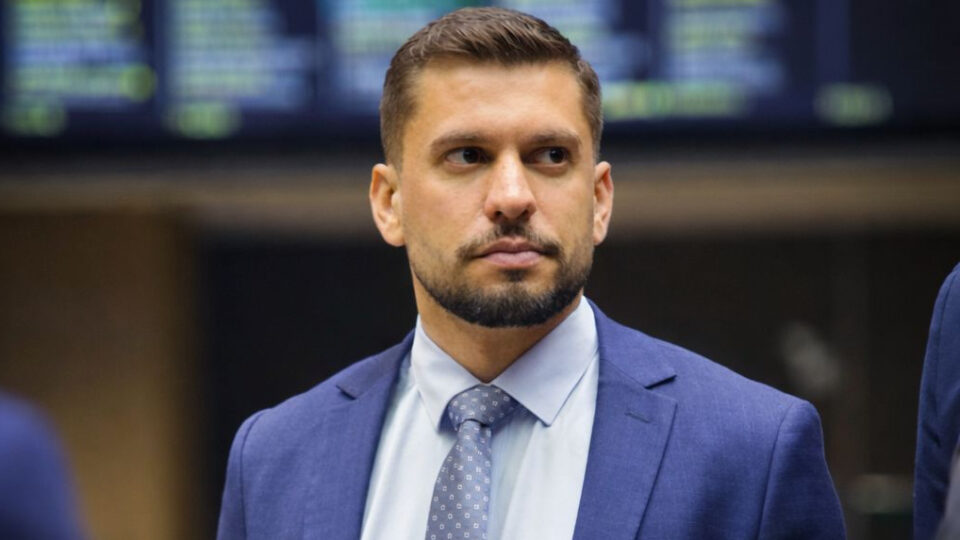 Influenciador confirma à PF que foi procurado para defender Vorcaro nas redes sociais