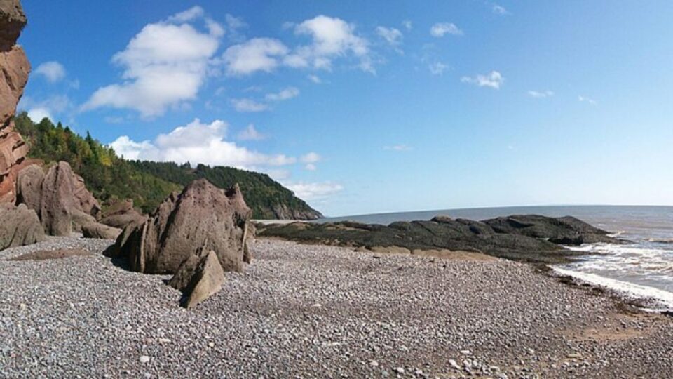 Baía de Fundy: conheça o lugar onde o mar “some” duas vezes ao dia