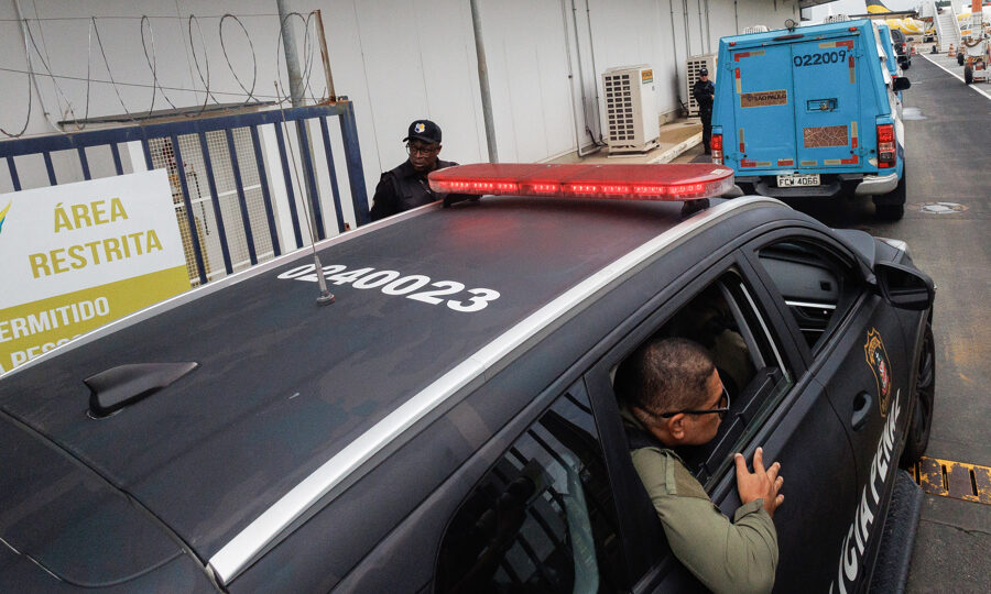 Policiais penais reagem a pedido da defesa de Vorcaro contra gravação de visitas