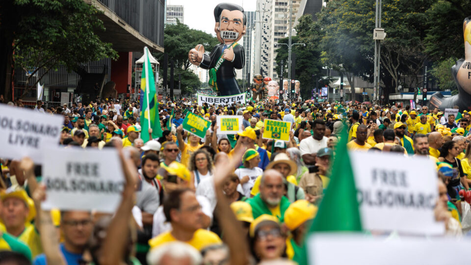 Manifestações do “Acorda, Brasil” mobilizam milhares de pessoas em São Paulo e em diversas capitais