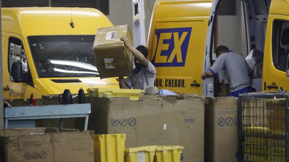 Correios prorrogam programa de demissão voluntária após baixa adesão