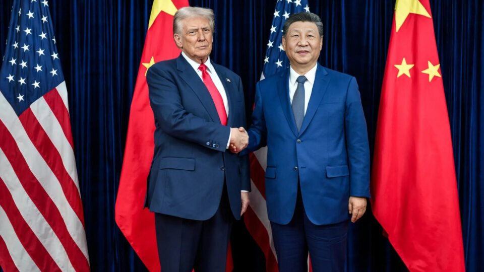 Trump coloca viagem à China em xeque com crise no Estreito de Ormuz