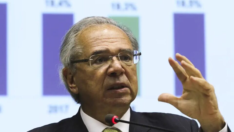 Paulo Guedes declara “total apoio” a Flávio Bolsonaro em caso de vitória