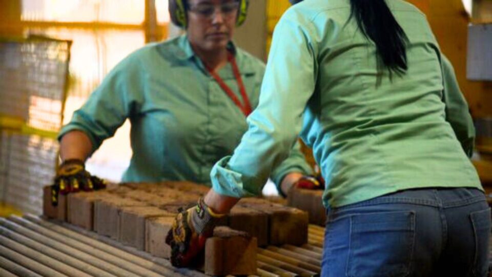 Por que o fim da escala 6×1 gera preocupação na economia do Brasil?