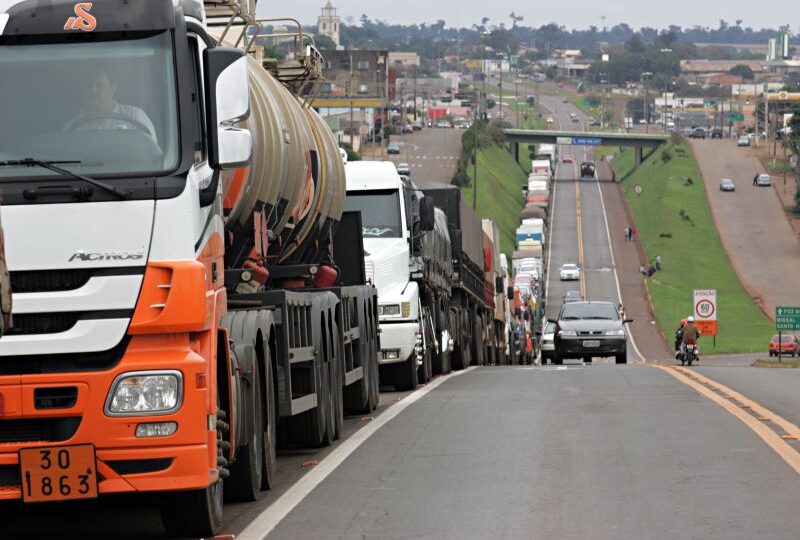 Por que o Brasil para quando os caminhoneiros entram em greve?
