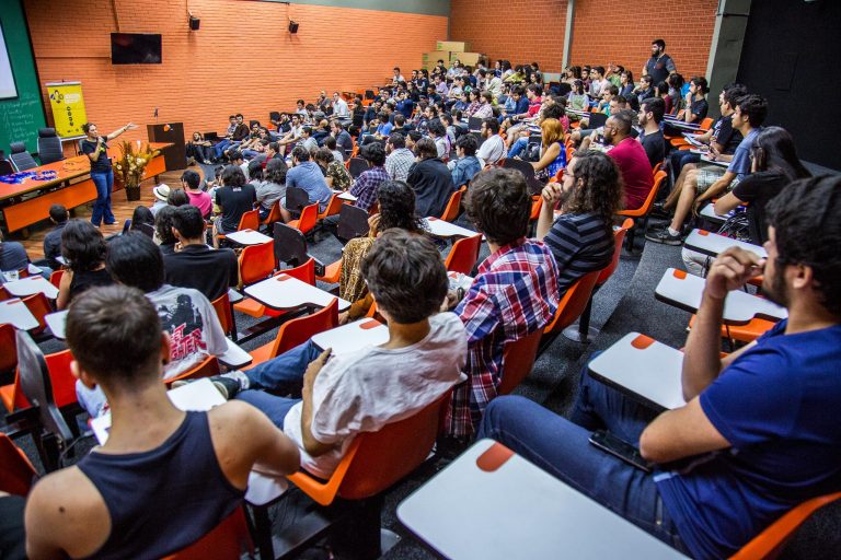 Lei sancionada reestrutura carreiras do serviço público federal
