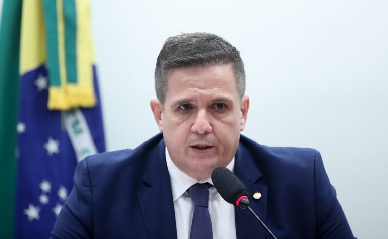Projeto proíbe licença-paternidade para agressores e em casos de abandono