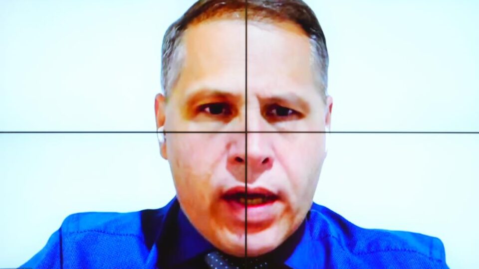 Tagliaferro é representado em audiência por defensor público que se recusa a fazer perguntas