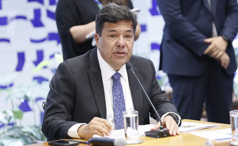 Comissão sobre PEC da Segurança Pública analisa relatório hoje