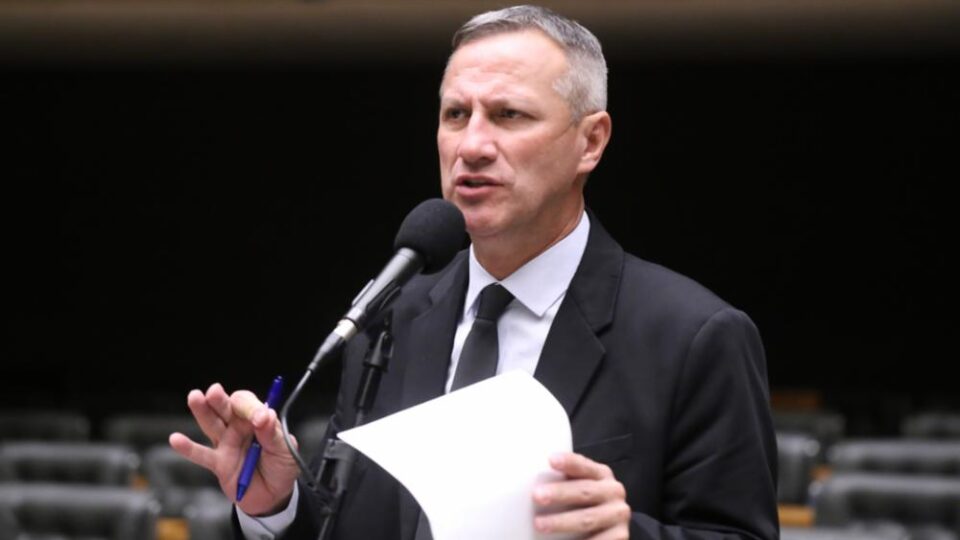 Câmara aprova “PL Luciano Hang”, que permite mostrar rosto de quem furta em lojas