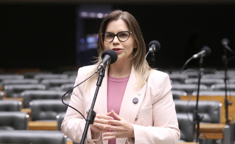 Projeto prevê direito de responsável legal receber BPC por um ano após a morte da pessoa assistida