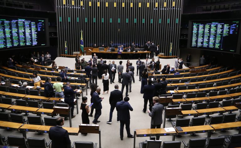 Câmara aprova reajuste para servidores do Ministério Público e do CNMP; acompanhe