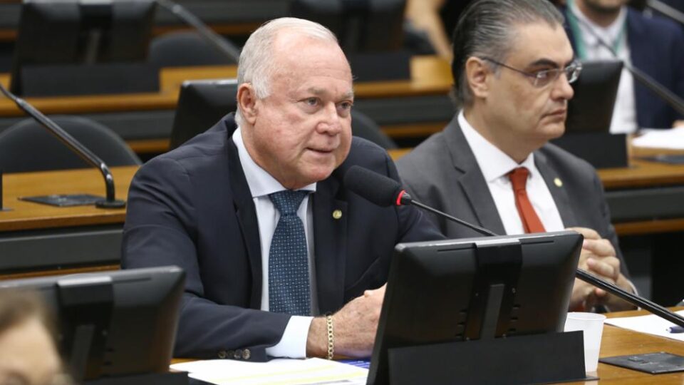 Relator da PEC sobre fim da escala 6×1 alerta para risco de impacto no emprego