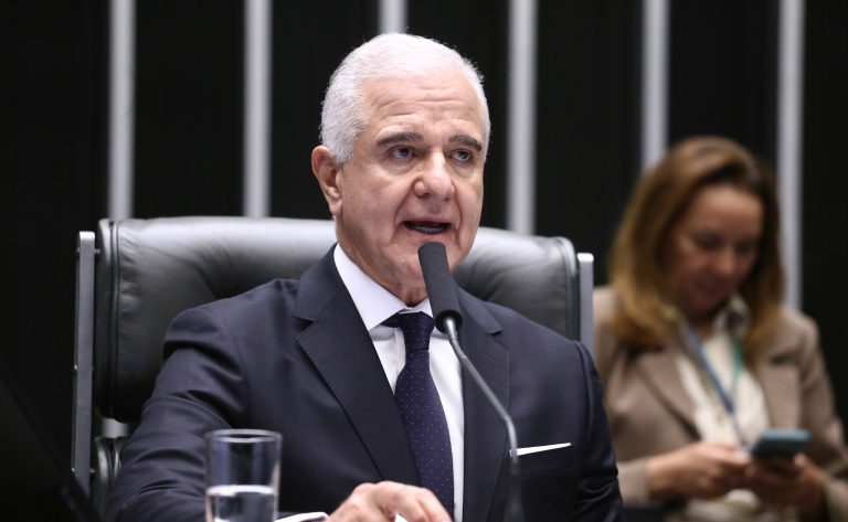 Deputado quer mobilizar estados e instituições contra o combate à pirataria; ouça a entrevista