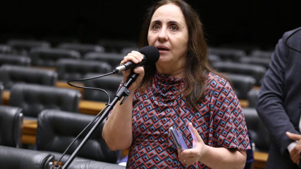 “Elefante na sala”: Adriana Ventura fala em provas, blindagem e omissão após CPMI barrada