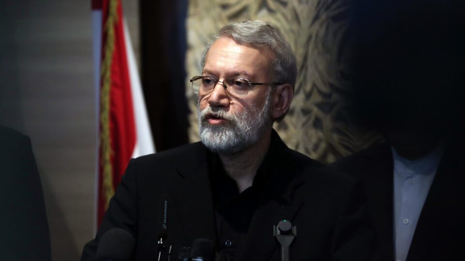 Regime do Irã confirma morte de Ali Larijani após ataque de Israel