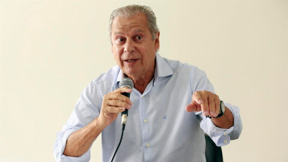 José Dirceu ataca Flávio Bolsonaro de que eventual vitória significa “guerra e submissão” a Trump