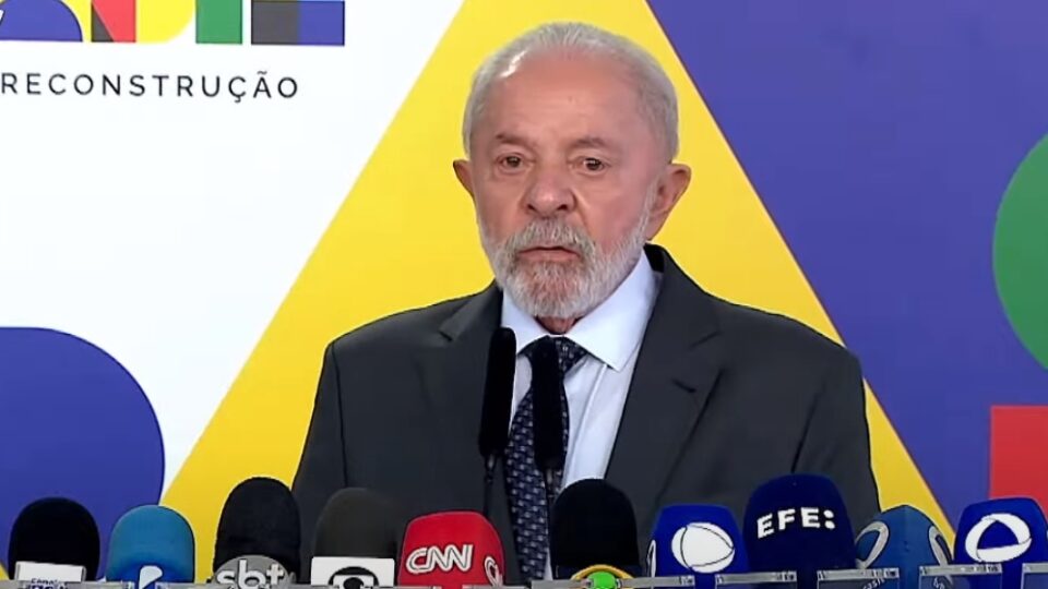Por que o governo decidiu colocar sigilo em cartas de Lula?