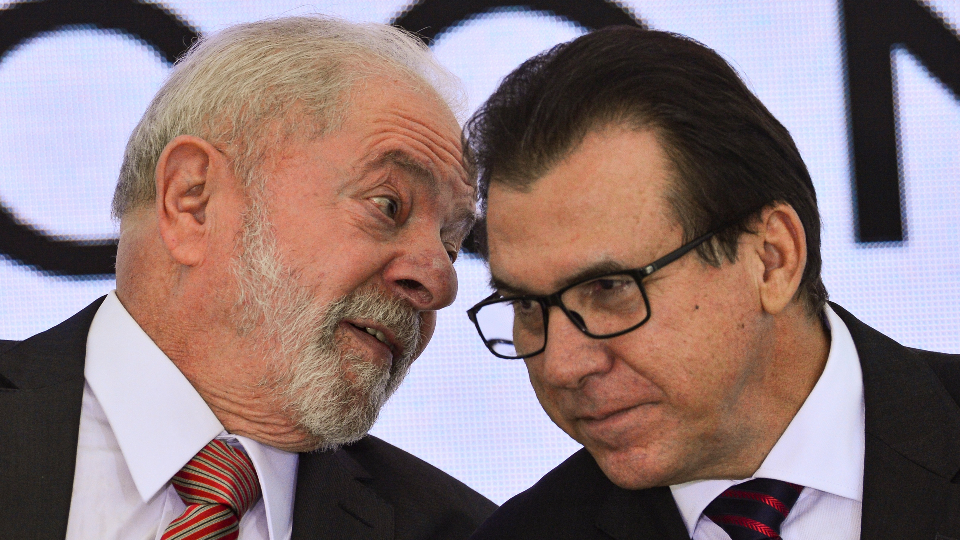 Governo fala em escala 6 x 1, mas objetivo é redução de horas semanais, diz Marinho