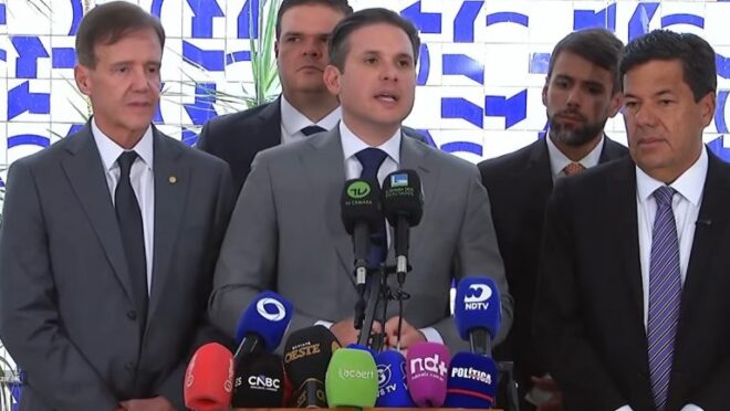 Motta leva PEC da Segurança ao plenário e retira redução da maioridade penal