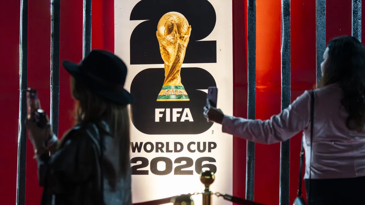 FIFA minimiza guerra e diz: “A Copa vai acontecer, é grande demais”