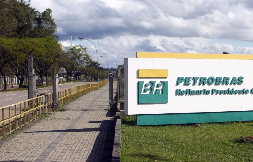 Por que a Petrobras decidiu cortar o fornecimento de diesel em abril?