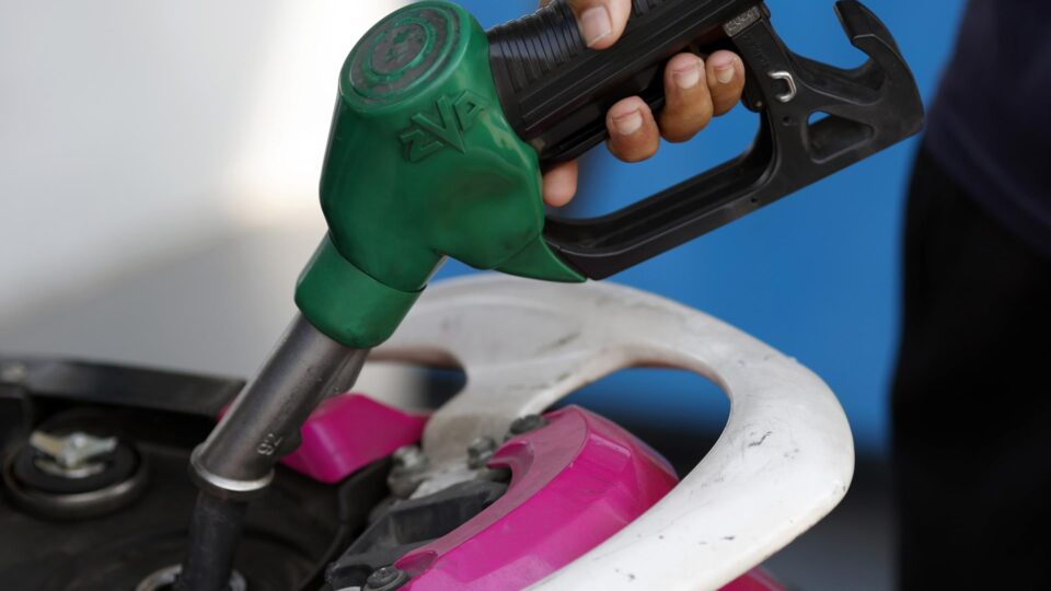 Como os países estão reagindo à disparada do preço do petróleo?