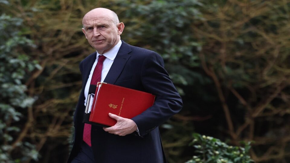 Reino Unido vê “mão oculta de Putin” em ataques do Irã pelo Oriente Médio