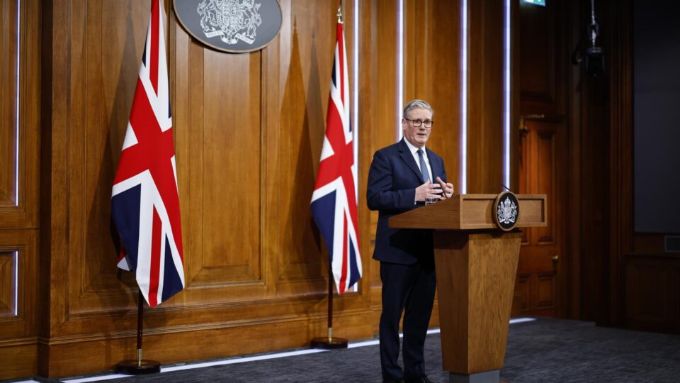 Reino Unido indicia dois homens do Irã por espionagem contra judeus