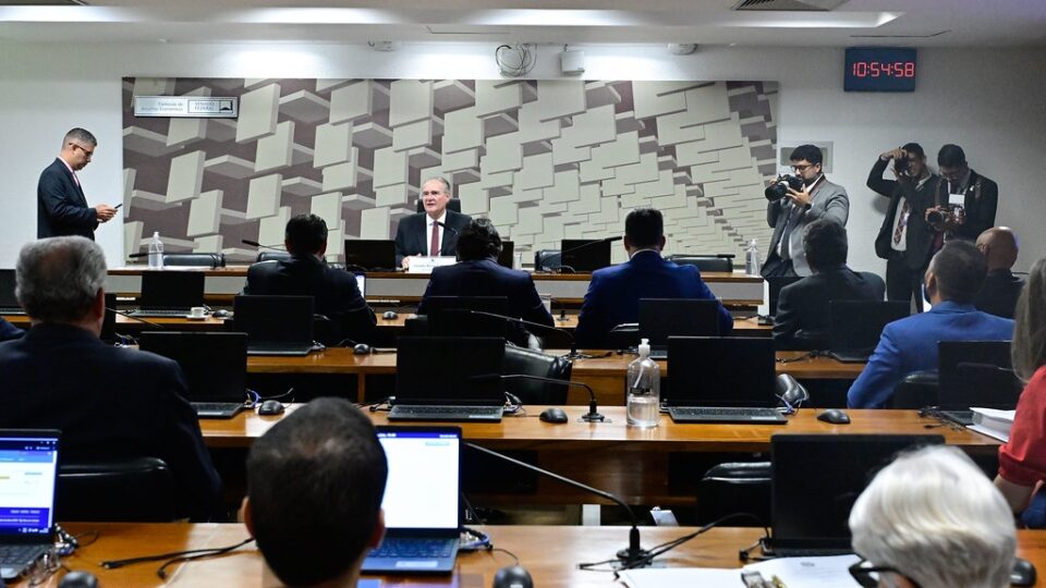 Comissão do Senado derruba sigilo imposto pelo TCU às auditorias envolvendo o Master
