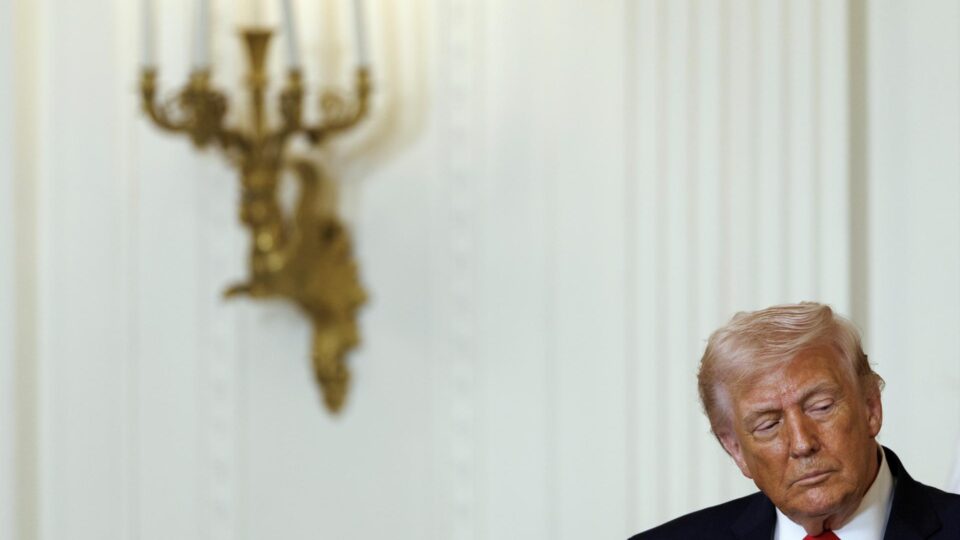 Trump reconhece que a Rússia está ajudando “um pouco” o Irã