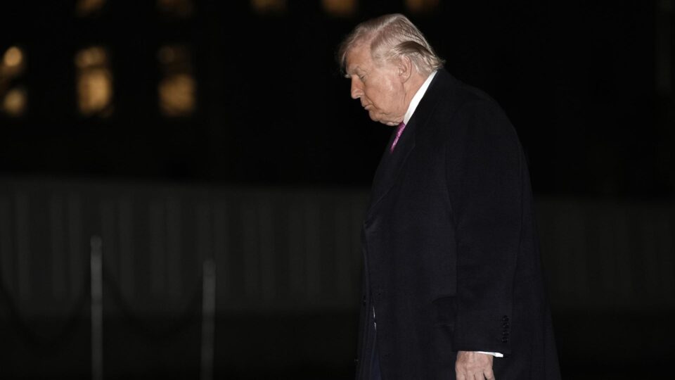 Justiça derruba ordem de Trump para cortar financiamento de emissoras públicas 