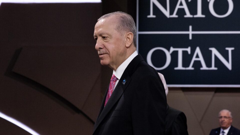 Otan derruba novo míssil lançado pelo Irã que invadiu espaço aéreo da Turquia