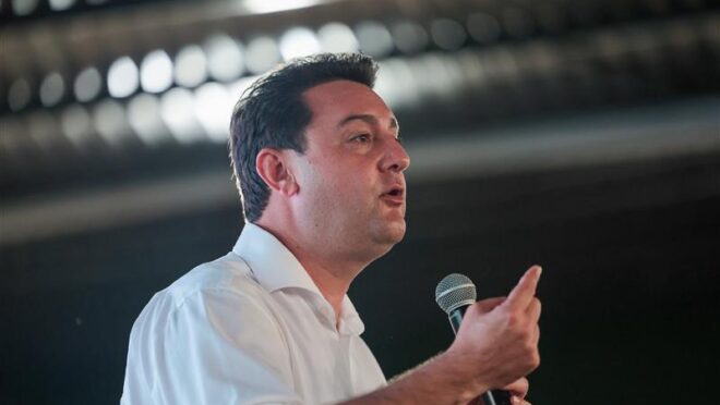 Governadores começam pré-campanha com dificuldade para fazer o sucessor