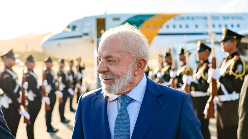 Lula deve levar nesta quinta-feira à Europa maior comitiva de ministros do 3º mandato