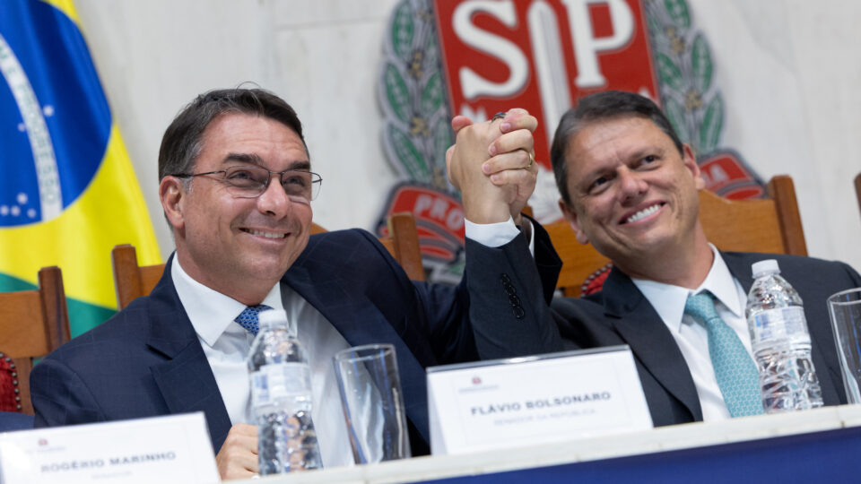 Flávio Bolsonaro: escolha para disputa ao Planalto considerou dificuldade de substituir Tarcísio em SP