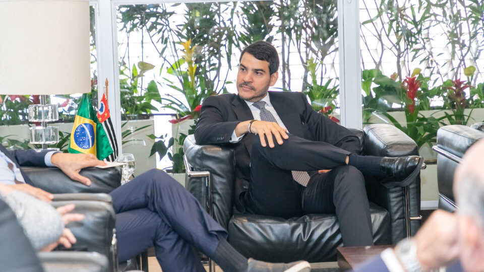 Messias entra de férias da AGU e ganha tempo para “beija-mão” no Senado