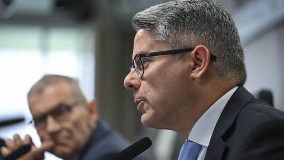 Alessandro Vieira humilhou Gilmar Mendes com as decisões do próprio ministro