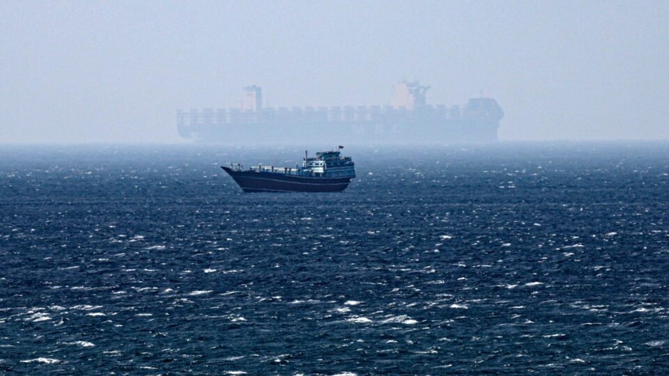 EUA interceptam navio do Irã que tentou romper bloqueio no Oriente Médio