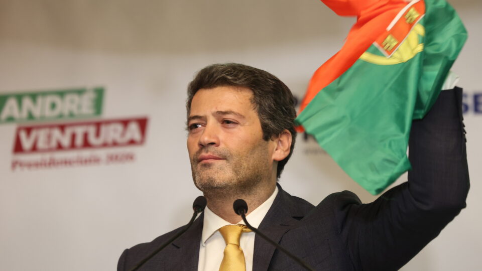 Direita fecha acordo para restringir concessão de nacionalidade em Portugal