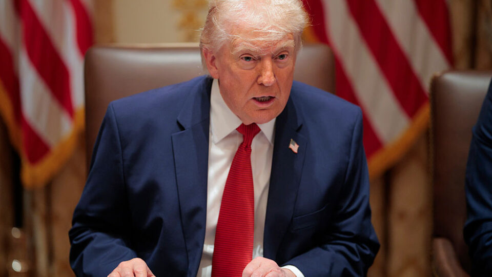 Trump chama papa Leo XIV  de fraco em crime e política externa