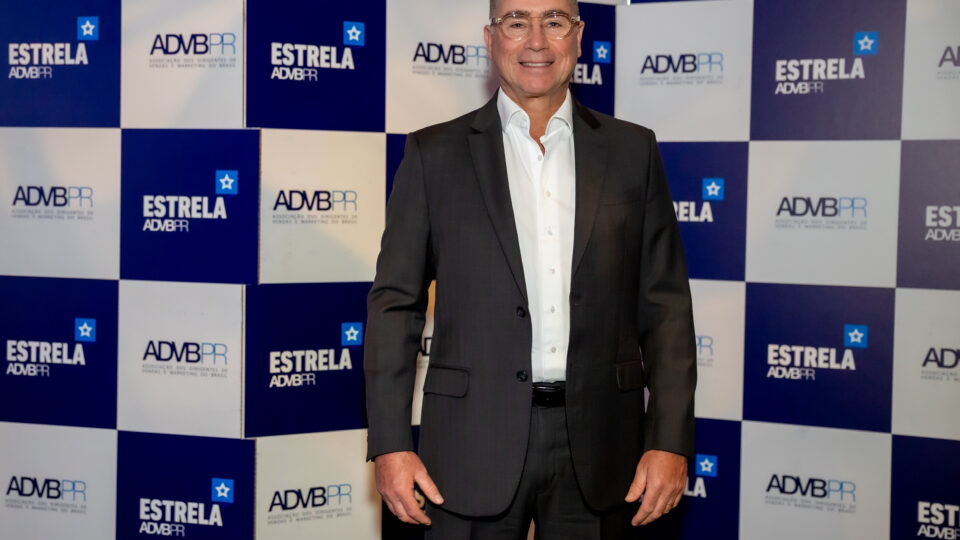 Roberto Herrera assume a presidência da ADVB/PR para o biênio 2026-2027
