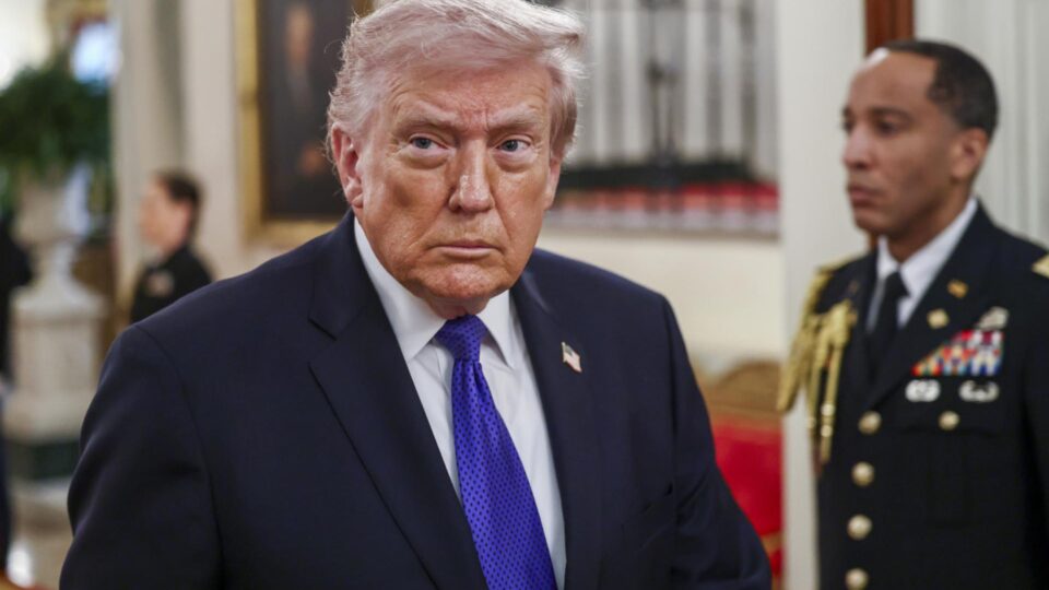 “Não é o acordo que temos”: Trump critica o Irã por manter restrições no Estreito de Ormuz